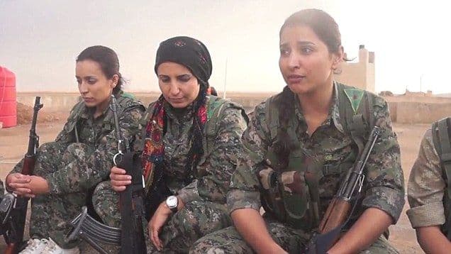 या कारणांमुळं इसिसचे अतिरेकी बायकांना घाबरतात!!