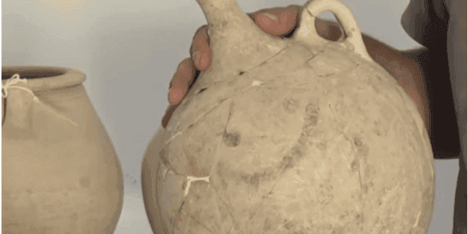 भाऊ आपण ३७०० वर्षांपासून इमोजी वापरतो !!