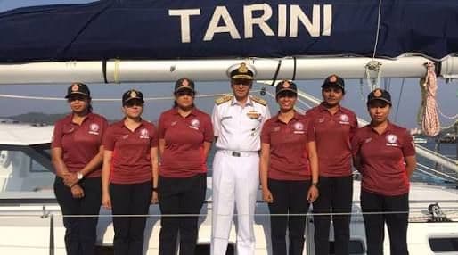 भारतीय नौदलाच्या ६ महिला अधिकारी : शिडाच्या बोटीतून निघाल्या आहेत पृथ्वी परिक्रमेला!!