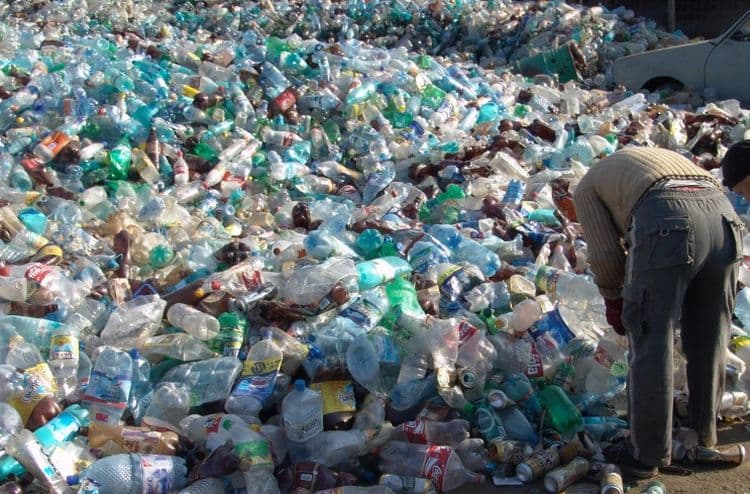 हिमालयात प्लास्टिक बाटल्यांवर बंदी