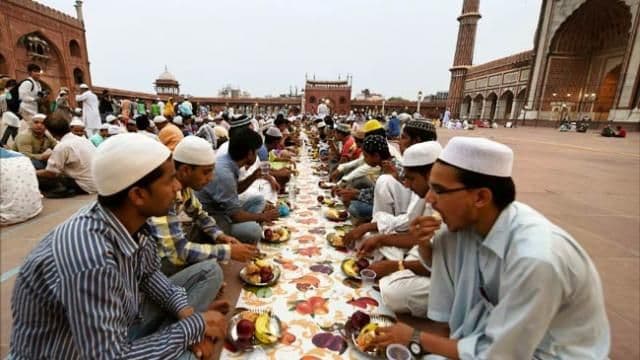 रोजा तोडला म्हणून या मुस्लीम बांधवाची होतेय प्रशंसा....कारण वाचून तुम्हीसुद्धा मान्य कराल !!