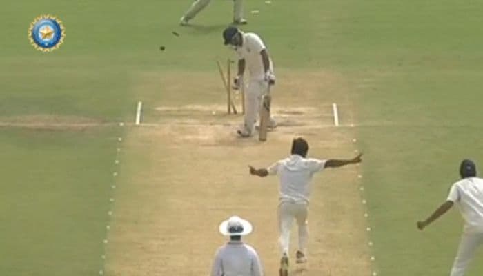 व्हिडीओ ऑफ दि डे : तब्बल २० वर्षानंतर या पठ्ठ्याने केली इतिहासाची पुनरावृत्ती...हा व्हिडीओ चुकवू नका भाऊ !!