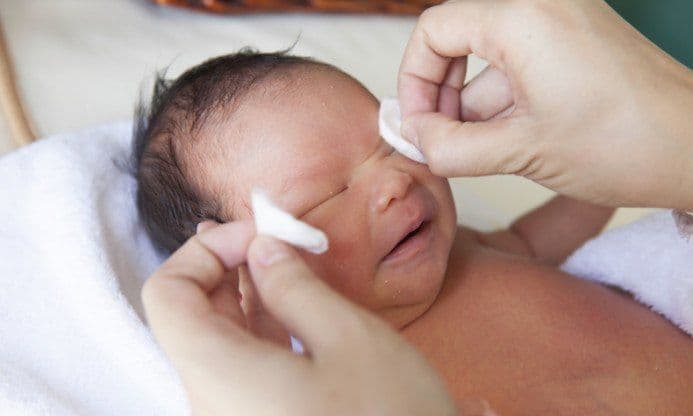 सिझेरियन पद्धतीने जन्मलेल्या बाळाची अशी वाढवतात प्रतिकारशक्ती!!