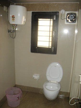 आज यानिमित्ताने आपण अशा दुर्दैवी घटना घडू नये म्हणून गॅस गिझर वापरताना काय काळजी घ्यावी हे जाणून घेणार आहोत.