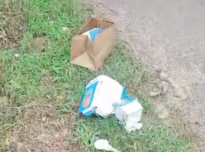 कर्नाटक पर्यटन विभागाने कचरा फेकणाऱ्या तरुणांना असा शिकवला धडा!!