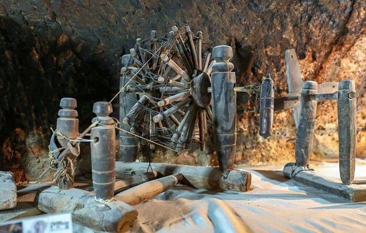 चमचे, चिमटे, कात्री,कंगवे, किल्ल्या आणि अशाच काही मध्ययुगीन काळातल्या २० गोष्टी आजही तशाच आहेत?