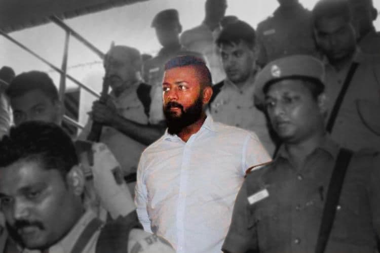 इडीला सुकेश चंद्रशेखरच्या दहा करोडच्या बंगल्यात करोडोंचं मौल्यवान साहित्य सापडलं. तुरुंगातूनही २००करोड कमावणारा हा सुकेश आहे तरी कोण?