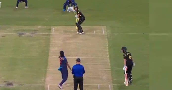 शिखा पांडेच्या या बॉलला क्रिकेटप्रेमी 'बॉल ऑफ द सेंच्युरी' का म्हणत आहेत?