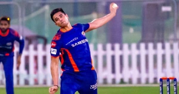 "खेळवायचंच नव्हतं तर घेतलं तरी कशाला??" अर्जुन तेंडुलकरला संधी न दिल्याने चाहते भडकले..