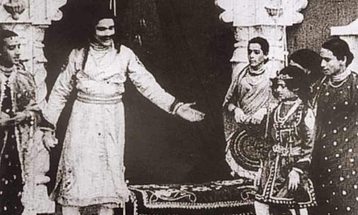 दिनविशेष: 'राजा हरिश्चंद्र' ची १०७ वर्षे !!