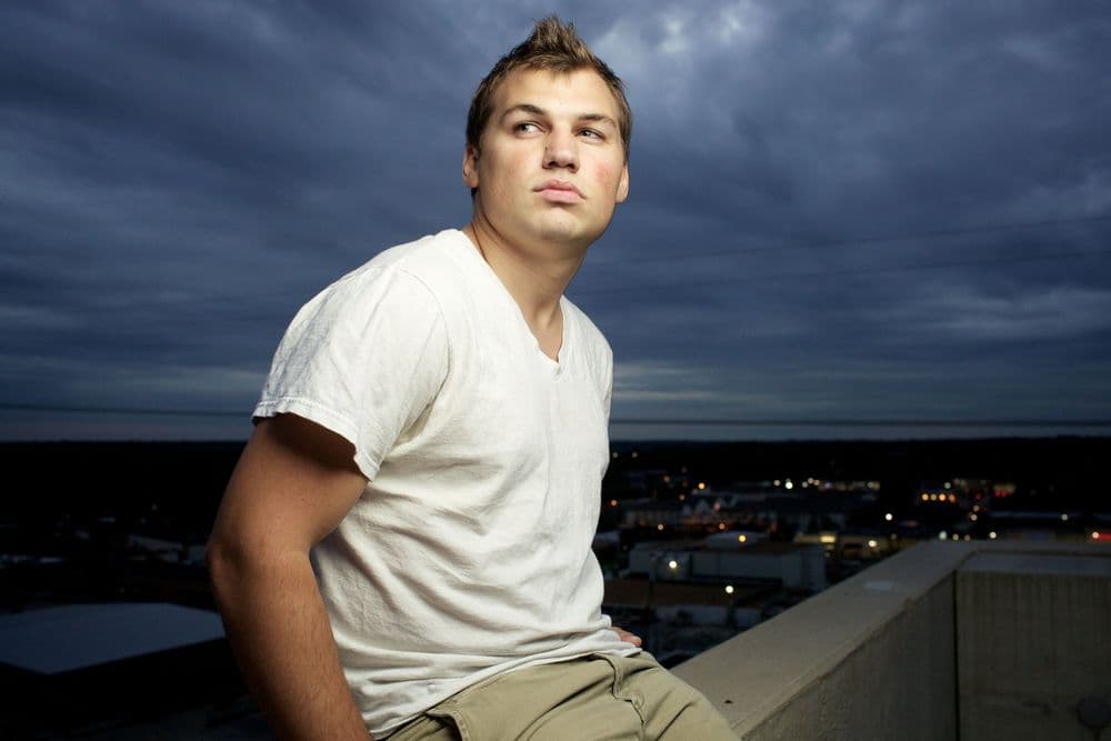 ब्रायनला त्याच्या वडीलांनी तो अकरा महिन्याचा असताना एचहायव्हीबाधित रक्ताचे इंजेक्शन दिले, पुढे काय झाले ते बघा या व्हिडिओमधे