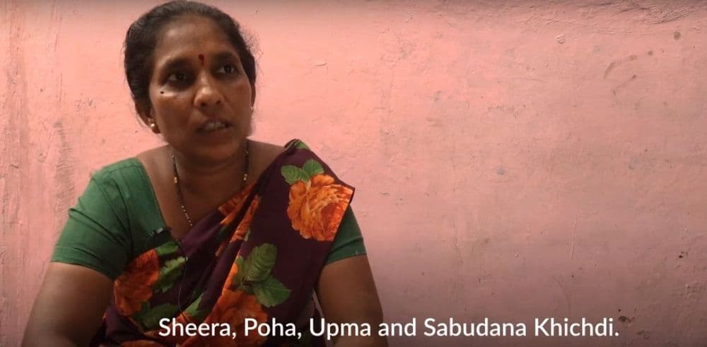 छोट्या व्यवसायाचं अर्थशास्त्र : वाचा पोहे विकून ही अन्नपूर्णा कसं चालवते आपलं घर !!