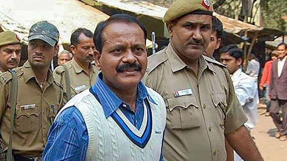 वाचा 'जान' घेणाऱ्या 'बजरंगी भाई'ची स्टोरी !!