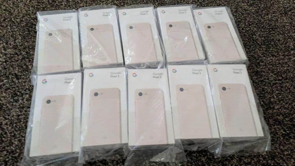 गुगलने एका फोनच्या बदल्यात पाठवले १० फोन ? काय आहे हा गोंधळ ??