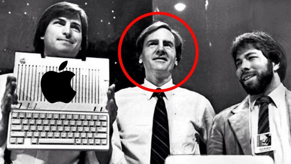 अॅपलची भागीदारी ८०० डॉलरमध्ये विकून ७०० कोटी डॉलर्स गमावणारा रोनाल्ड वेन !!