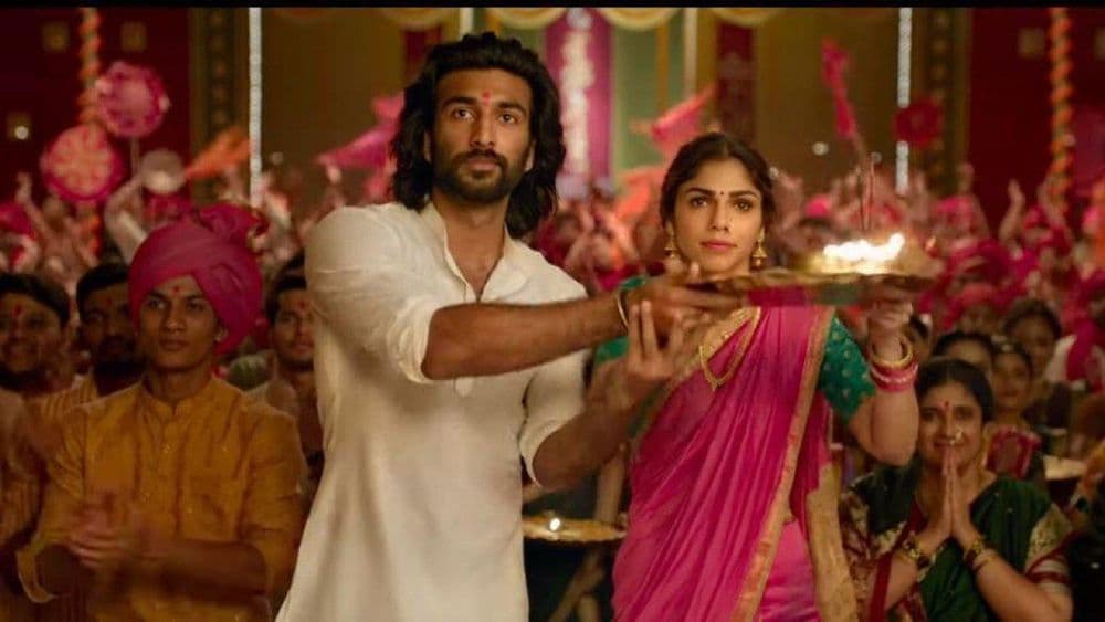 'मलाल’ : महाराष्ट्रीयन चाळीतील परप्रांतीय प्रेमाची गोष्ट !