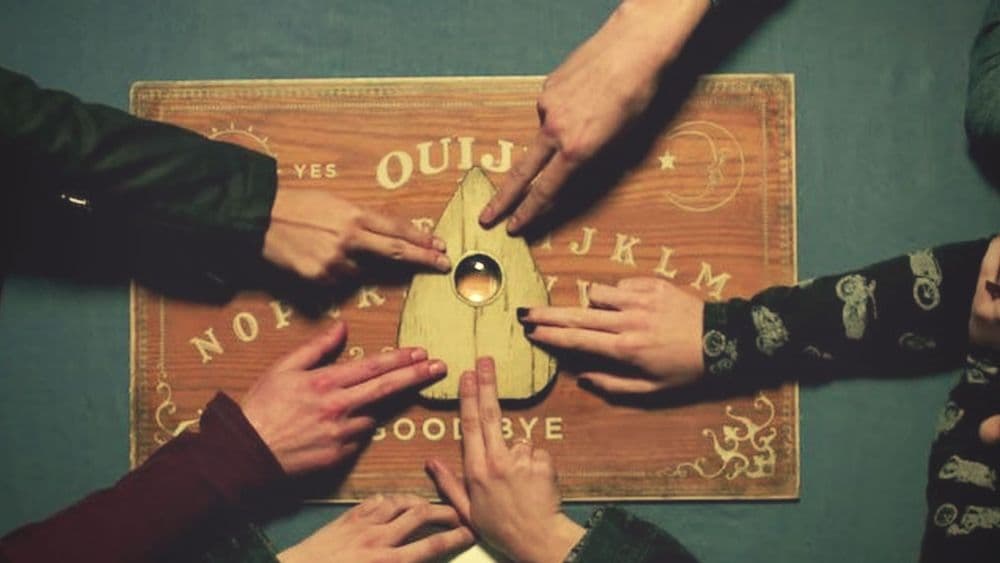 भूतांशी थेट-भेट घडवणाऱ्या 'प्लॅंचेट'चे हे १० नियम माहित नसतील तर तुम्ही हा प्रयोग बिलकुल करू नका !!