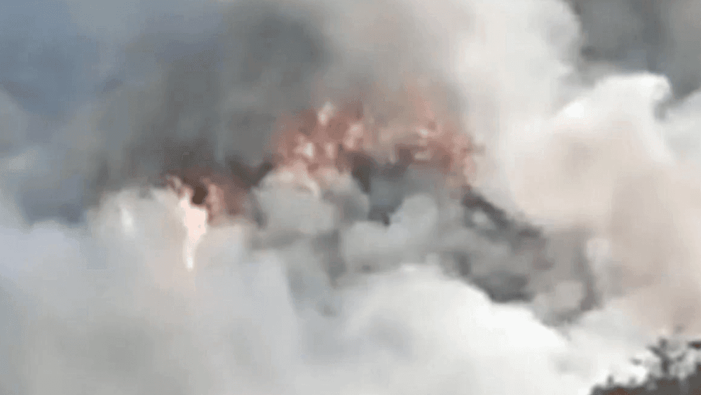 एका विचित्र अपघातात २९००० फूटावरून काही सेकंदातच जमिनीवर कोसळले हे विमान !