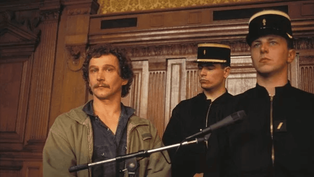 नवर्यासाठी वाट्टेल ते! त्याला तुरुंगातून पळवून नेण्यासाठी तिनं केली प्रचंड धाडस!!