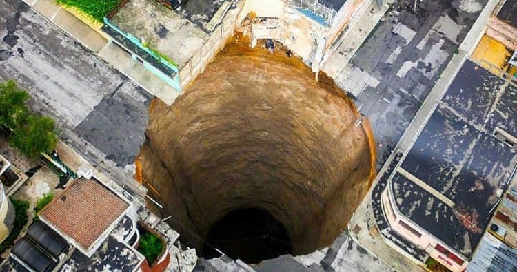 १२. २०१० ग्वाटेमाला सिटी सिंकहोल