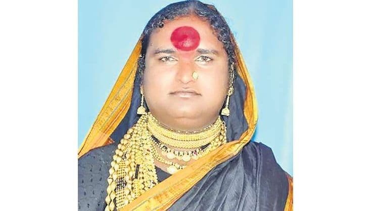 महाराष्ट्राच्या इतिहासात पहिल्यांदाच एक तृतीयपंथी सरपंचपदी विराजमान होणार !!