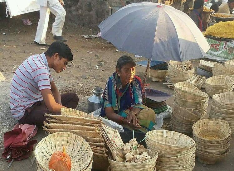 आठवडी बाजारातल्या बुरुड समाजाबद्दल या गोष्टी तुम्हांला नक्कीच माहित नसणार...