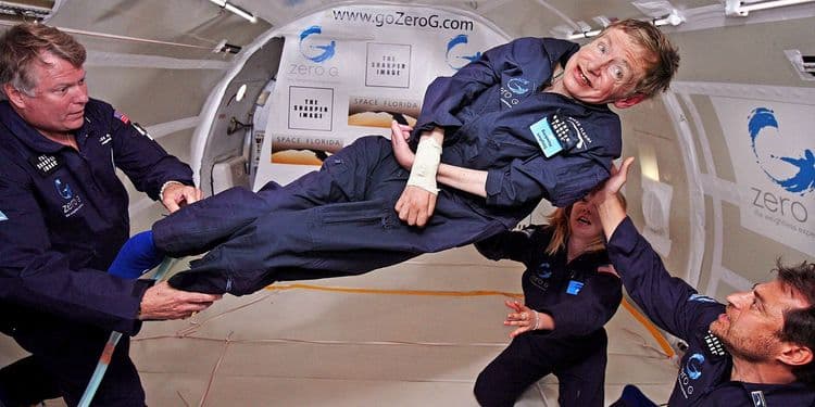 ८. पहिल्यांदा झिरो ग्रॅव्हिटी मध्ये