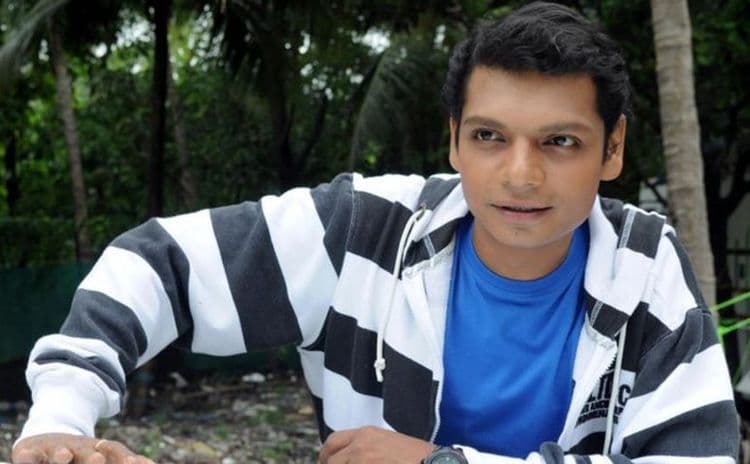 ४. भूषण कडू