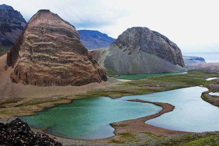 ३. कॅरीगुलेन आयलंड, फ्रान्सचे दक्षिणी व अंटार्क्टिक भूभाग