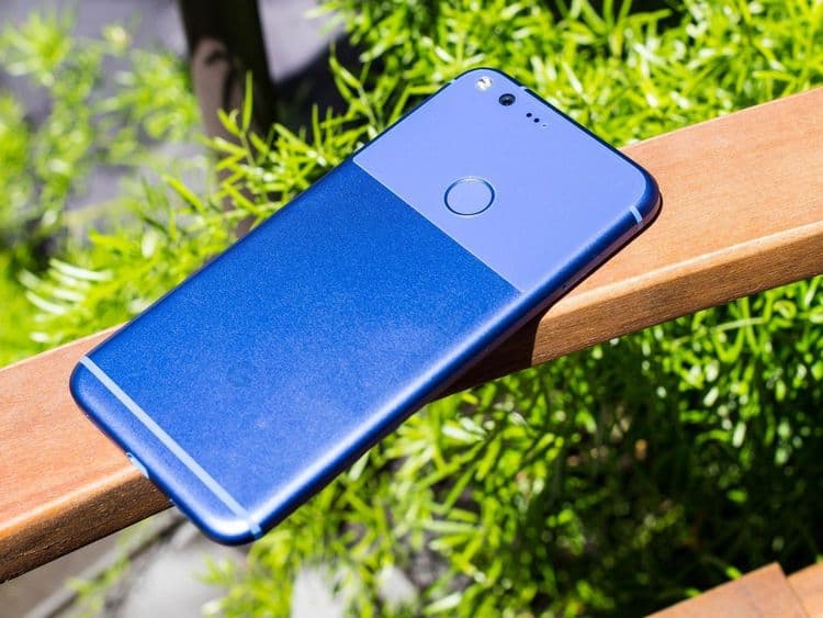 ३. उन्हात फिरताना मोबाईलचा संपर्क उन्हाशी येणार नाही याची काळजी घ्या.