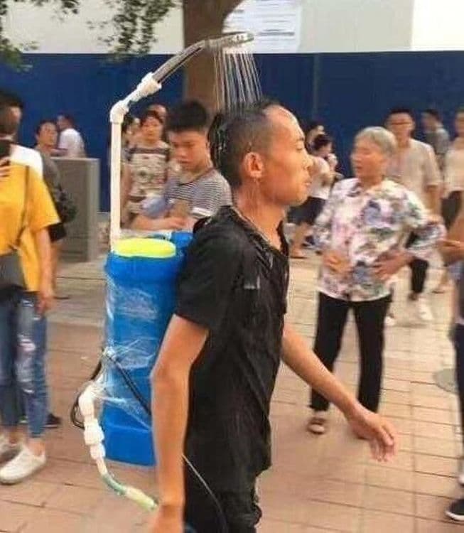 २०. आळशीपणामुळे रोज अंघोळ करायचं राहून जातंय ? मग हा शोध तुमच्यासाठीच आहे !!