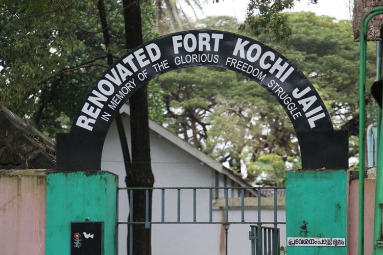 ४. केरळमध्ये केलेल्या एका सर्वेक्षणात असे दिसून आले की तुरुंगात असलेल्या कैद्यांपैकी ५७ टक्के कैदी दारुच्या कैफात केलेल्या गुन्ह्यांमुळे आत आहेत.