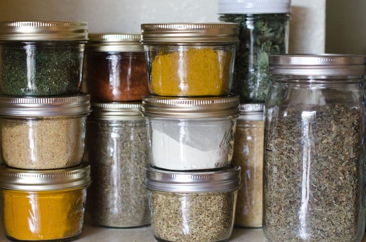 १३. किचनमधली उपयोगी भांडी