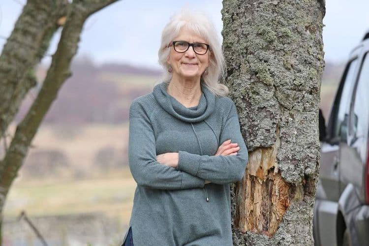 वेदनेच्या पलीकडे गेलेल्या आज्जीबाई- काय असतो हा आजार?