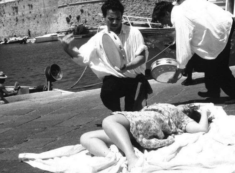 कारण काय??