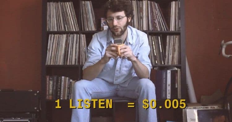 ४. अस्तित्वात नसलेल्या गाण्यांनी रॉयल्टीपोटी २०,००० डॉलर्स कमावले.