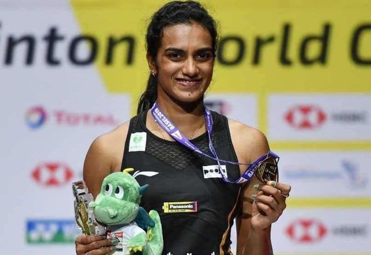 पी व्ही सिंधूने भारताला मिळवून दिले पहिले जागतिक अजिंक्यपद...वाचा तिच्या खडतर प्रवासाची कहाणी !!