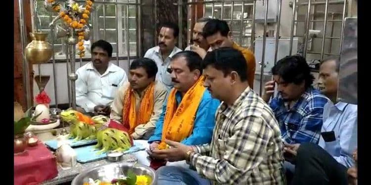 भोपाळचे लोक बेडकांचा घटस्फोट करतायत !! त्या मागचं कारण तुम्हाला पटतंय का पाहा?