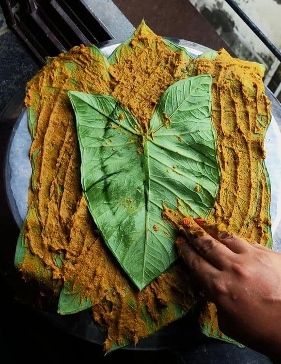 १. पारंपरिक महाराष्ट्रीय अळूवडी