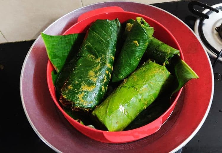 २: नारळाच्या दुधातील अळूवडी