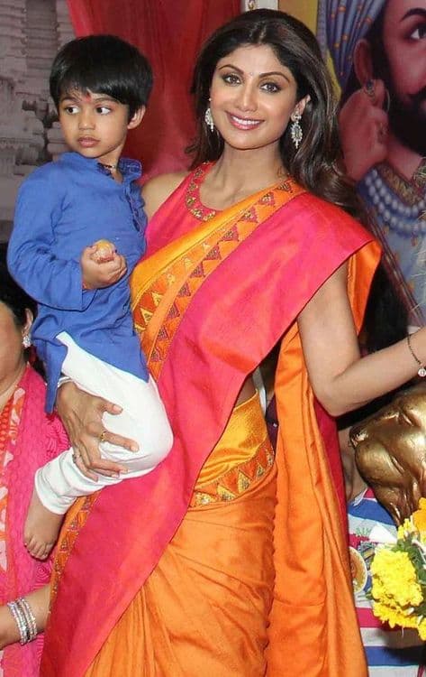 १. केशरी