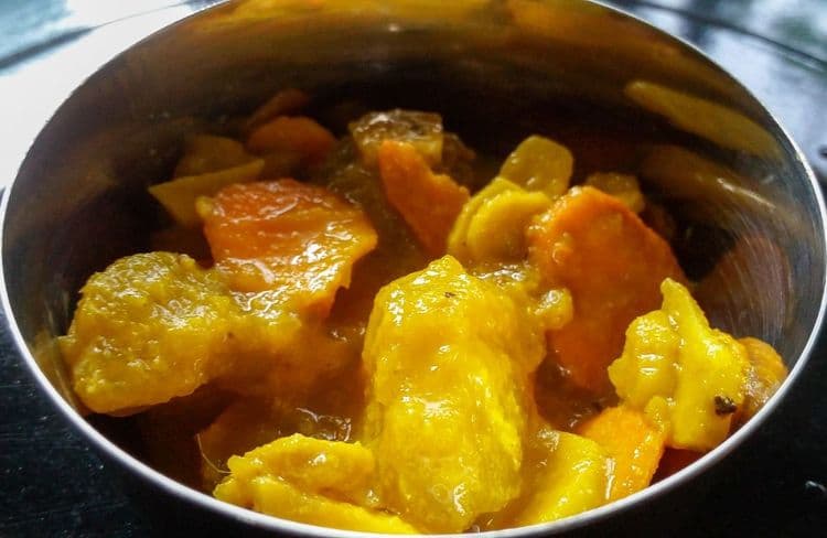 2. आवळा-ओली हळद-आलं मिक्स लोणचं.