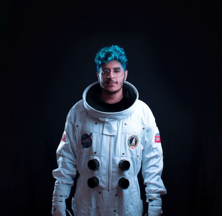 पृथ्वीवरचा हा अंतराळवीर आहे तरी कोण?