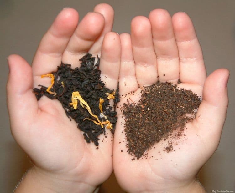 ५. चहा पानं(लीफ) आणि डस्ट (भुकटी) या दोन प्रकारांत मिळतो.