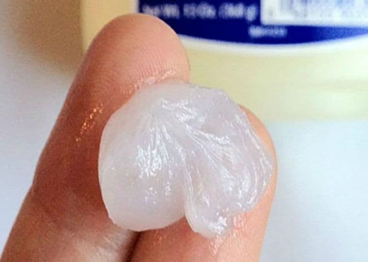 पेट्रोलियम जेली तरीही मोठ्या प्रमाणात का वापरली जाते?