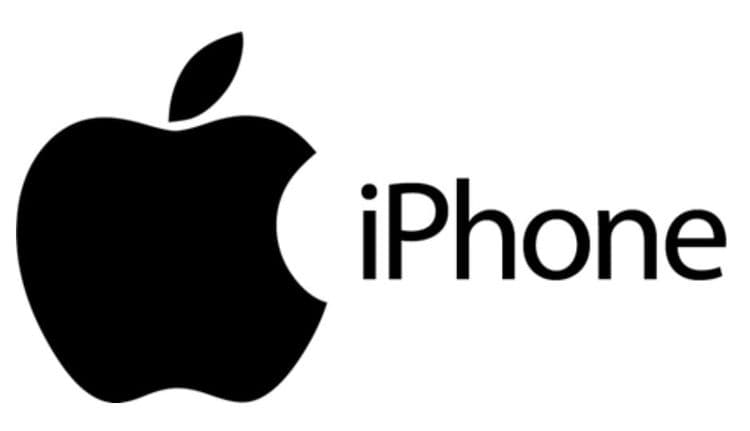 आयफोनकडे स्वतःचे iphone.com हे डोमेन नव्हते हे त्यांना मायकेल कोवॅच नावाच्या माणसाकडून १० लाख डॉलर्स देऊन विकत घ्यावे लागले.