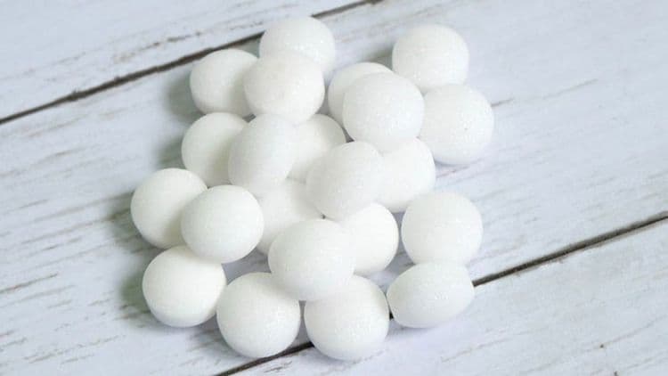 डांबराच्या गोळ्या म्हणजे काय?