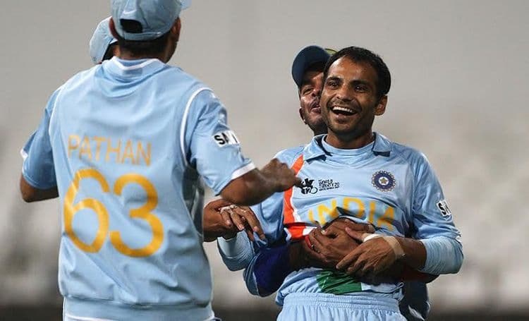 ११) जोगिंदर शर्मा