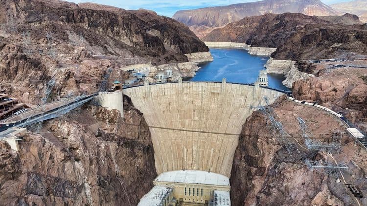 ७.हूवर धरण (Hoover Dam) अमेरिका:-