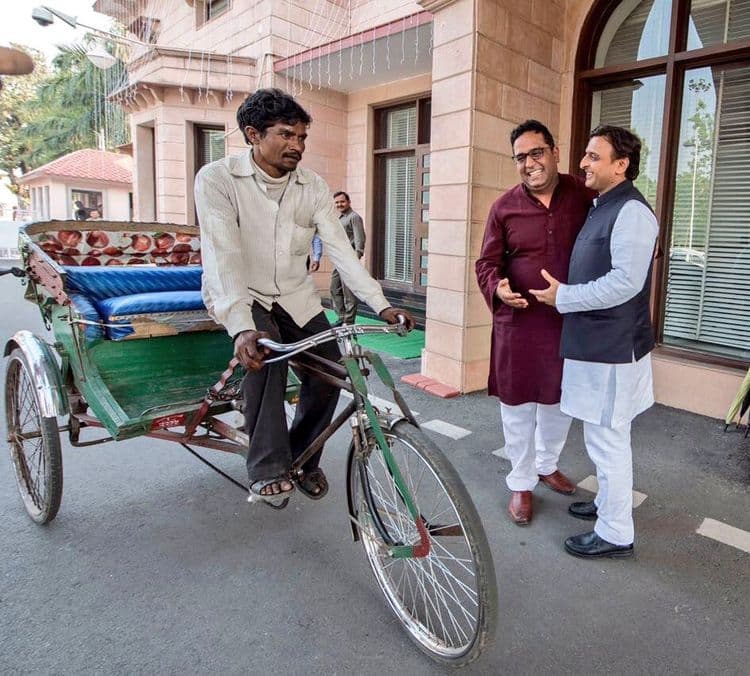 तो रिक्षावाला, तो करोडपती आणि ते मुख्यमंत्री- कारपेक्षा रिक्षा भारी !!